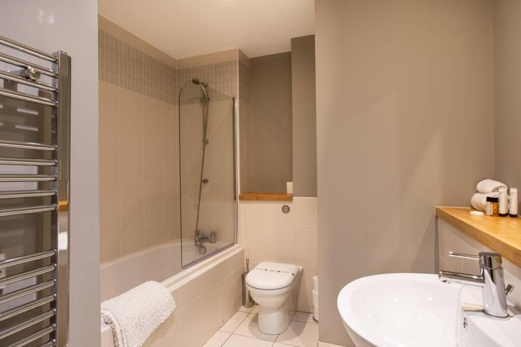 Titanic & City Views, Ultra Luxury City Parking Belfast Ngoại thất bức ảnh