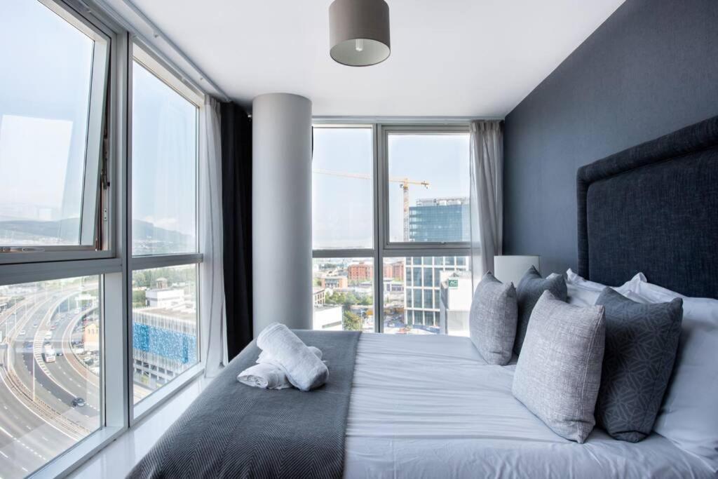 Titanic & City Views, Ultra Luxury City Parking Belfast Ngoại thất bức ảnh